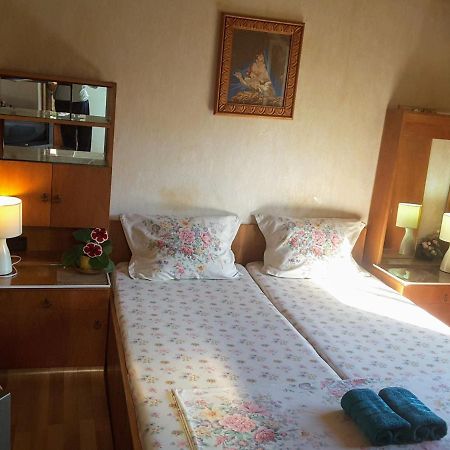 Diana Guesthouse Veliko Turnovo Bagian luar foto