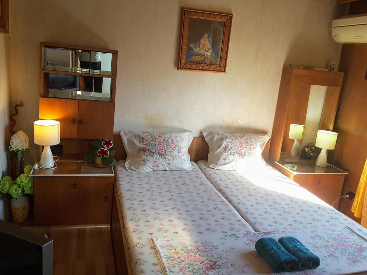 Diana Guesthouse Veliko Turnovo Bagian luar foto