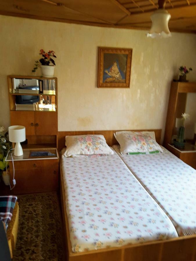 Diana Guesthouse Veliko Turnovo Bagian luar foto
